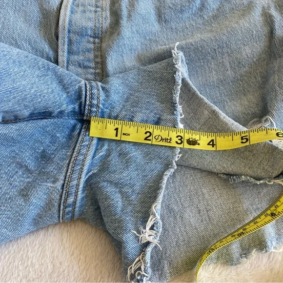Levi’s Original Ribcage Light Blue Wash Denim Cutoffs Shorts | 31 - Picture 13 of 13